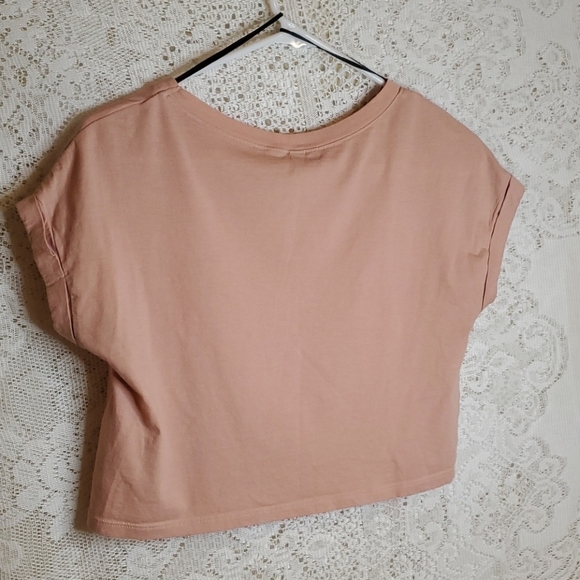4/$20 Divided H&M crop top with keyhole cutout - Picture 9 of 14